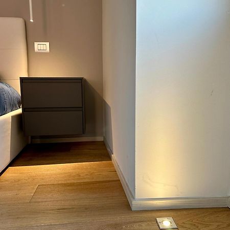 Lr Deluxe Apartments - Fondazione Prada - Metro M3 Milan Bagian luar foto