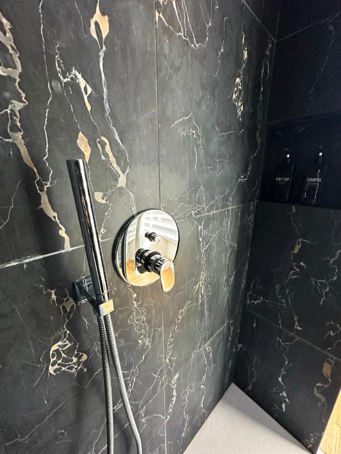 Lr Deluxe Apartments - Fondazione Prada - Metro M3 Milan Bagian luar foto